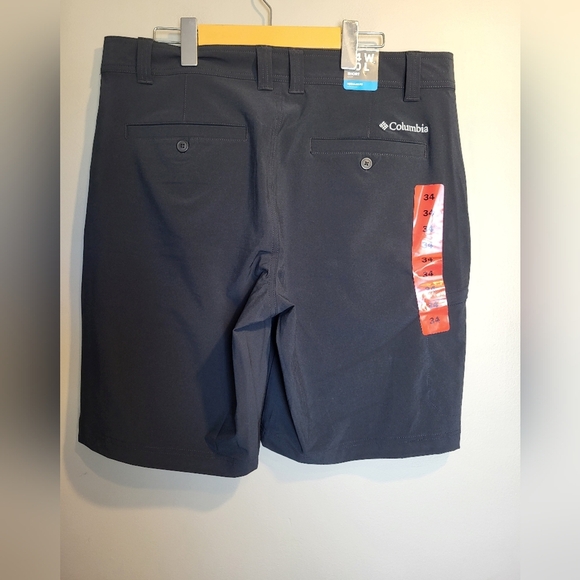 Columbia Black Flat Front Shorts, Size 34 - Picture 3 of 6